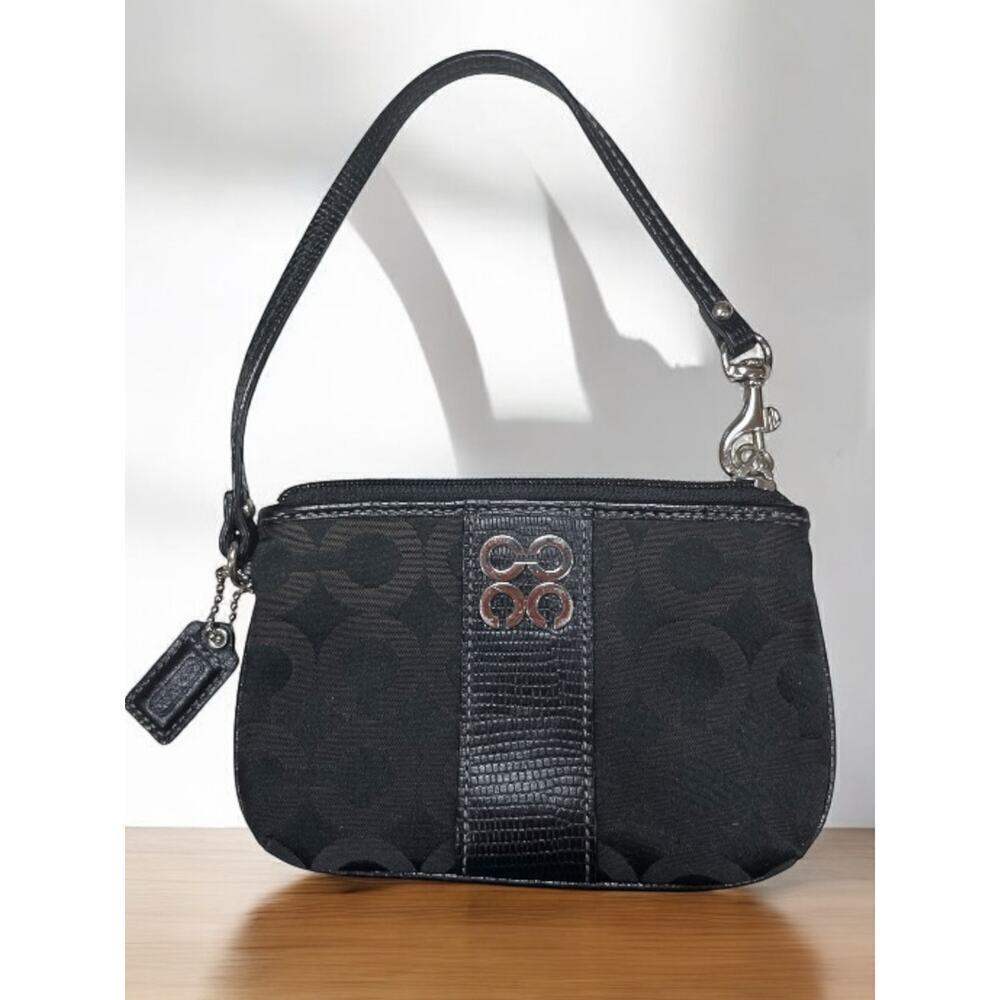Coach 47497 Madison Op Art Signature Wristlet